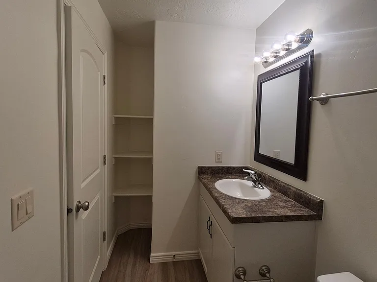 1000 E Bluffview Dr #118 — Photo 23