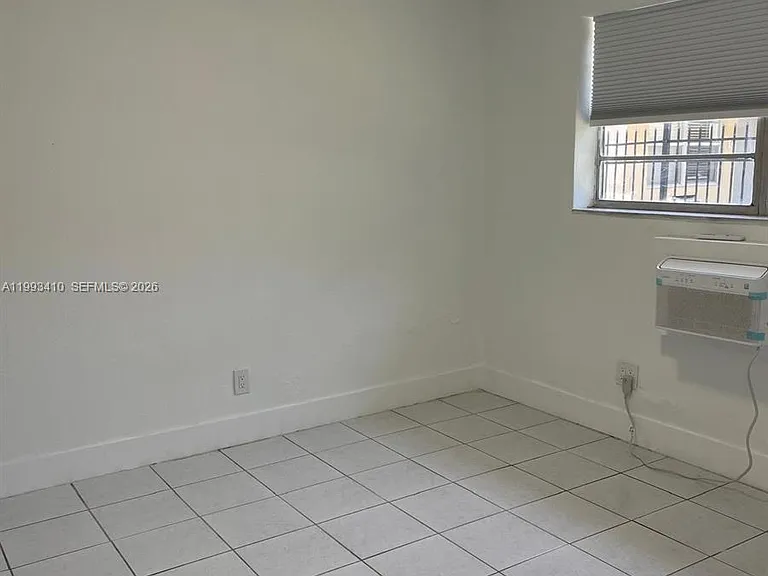 6025 Polk St #8 — Photo 8