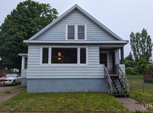 318 Chamberlain St, Marquette, MI 49855