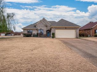 15 Abbey Rd, Oakland, TN 38060