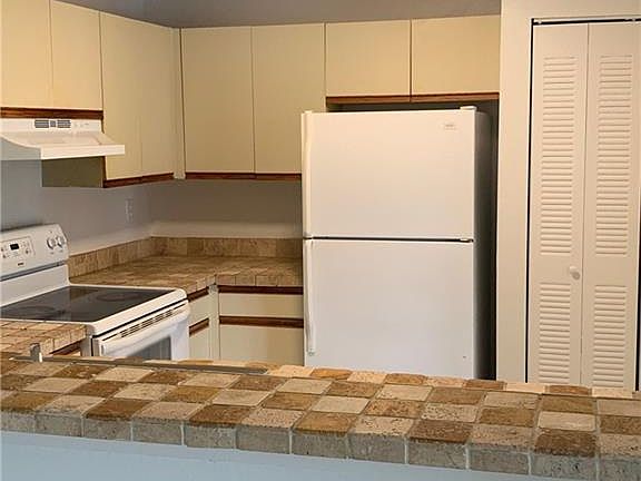 5th image of 132 Santa Clara Dr APT 11