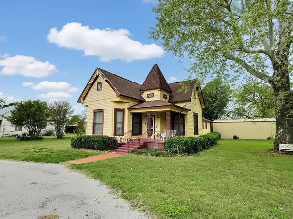300 S Miller St, Rising Star, TX 76471