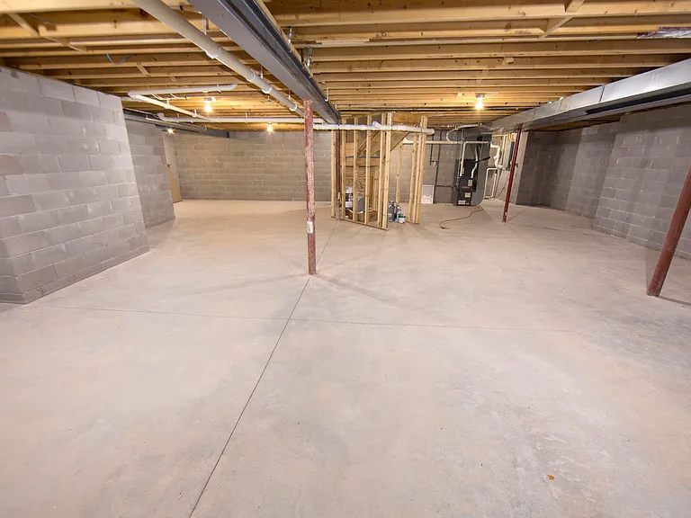1255 Westwood Dr — Photo 21