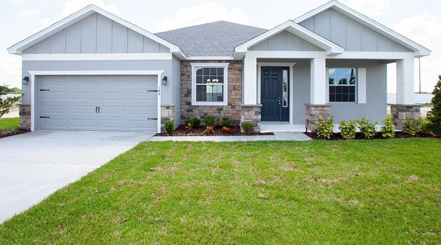 Brand-new home for sale in Auburndale, FL with 4 bedrooms plus a den