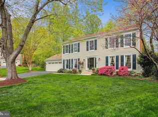 9626 Oakington Dr, Fairfax Station, VA 22039