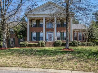 912 Riverbend Rd, Nashville, TN 37221