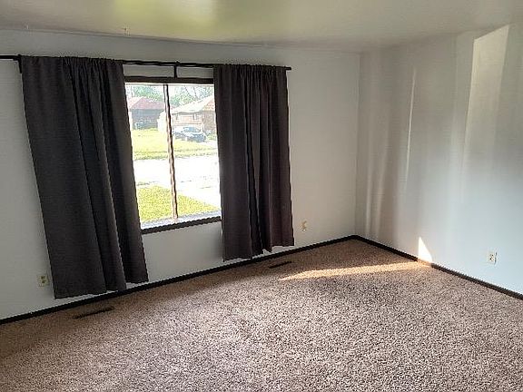 4th image of 6961 Eisenhower Ave