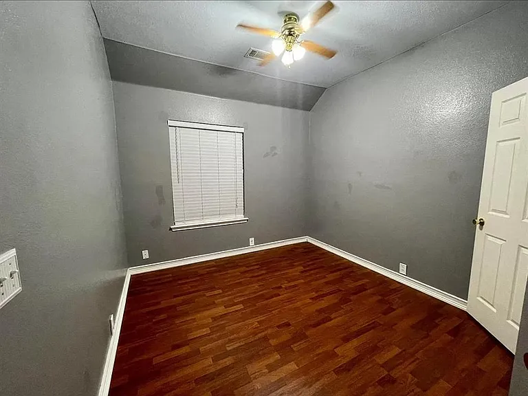 4001 Mulberry Dr — Photo 3