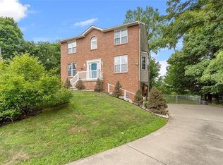 1160 Saint Vincent Dr, Monroeville, PA