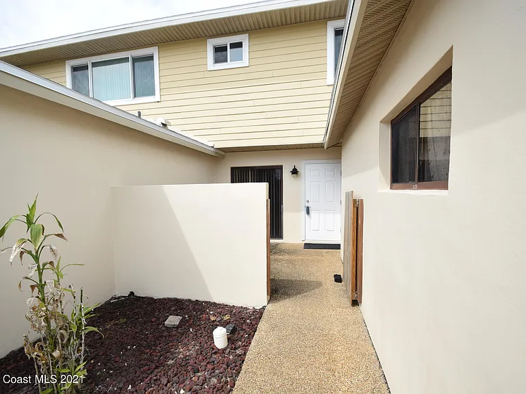 658 Atlantic Dr — Photo 10