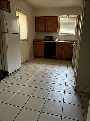 2 bed, 1.0 bath, 950 sqft, $1,350 — Photo 3