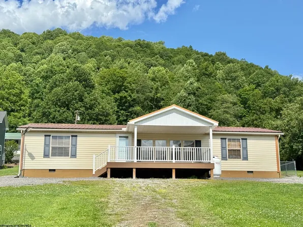 44 5th St, Hendricks, WV 26271