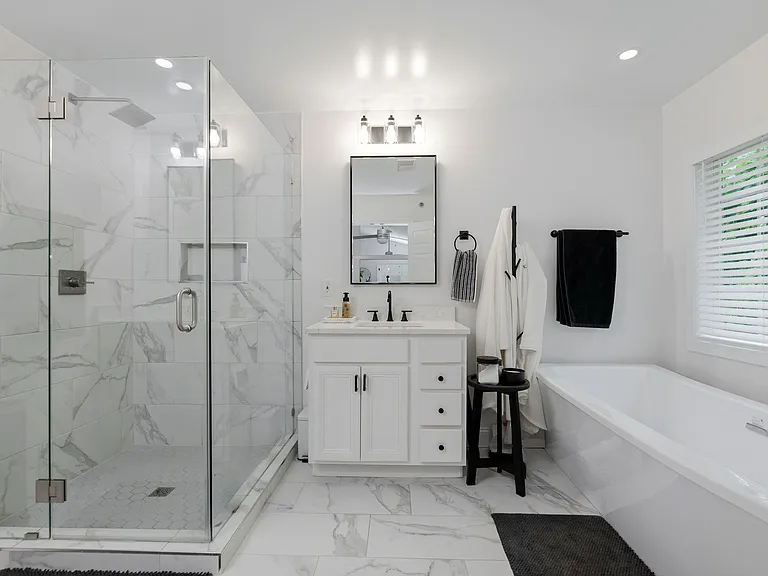 413 Clayton Ln — Photo 20