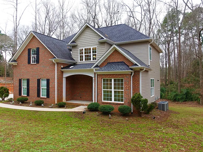 200 Ridge Rd — Photo 3