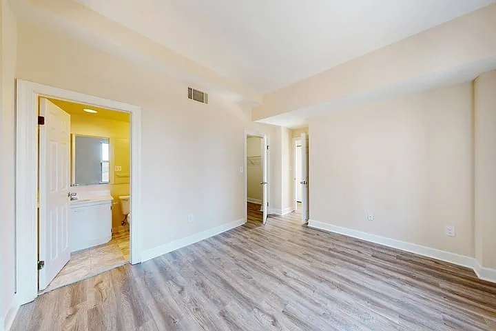 Kingsbury — Photo 117
