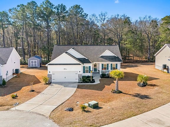 3rd image of 549 Rose Ave.