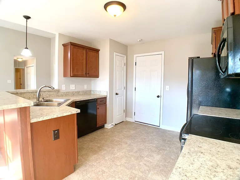 842 Shelton Cir — Photo 9