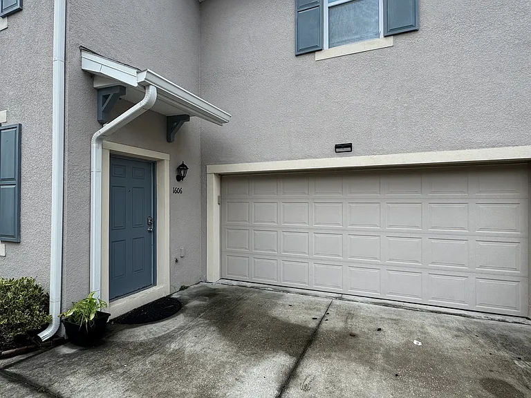 1606 Pham Dr — Photo 2