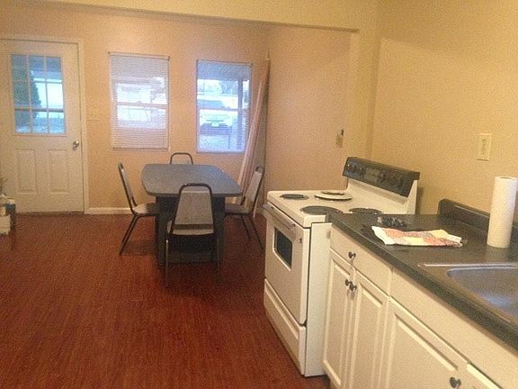 4th image of 1031 E North St