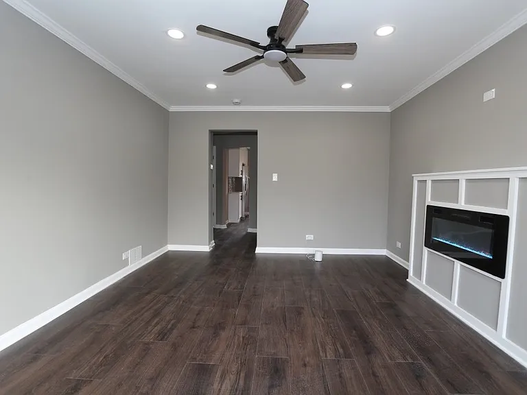 8719 S Honore St — Photo 5