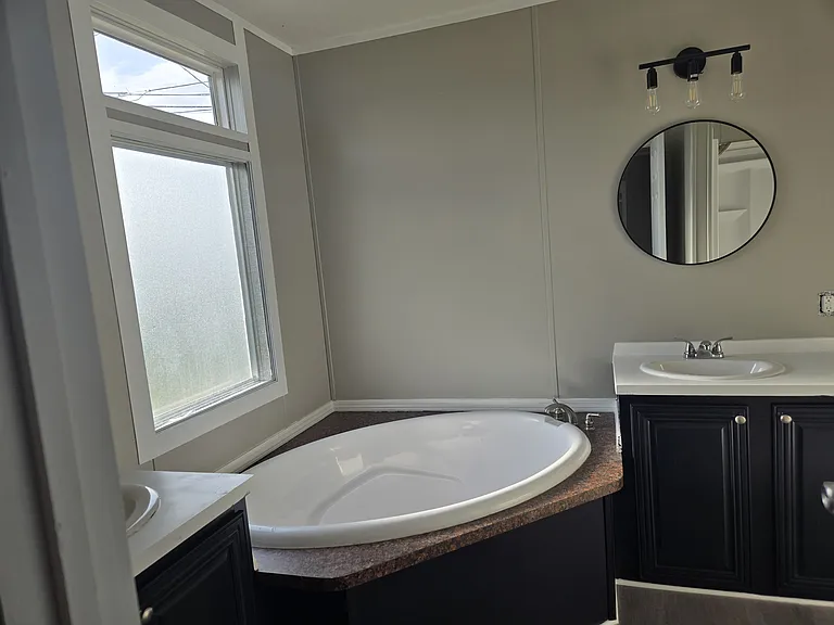 386 Blakefield Dr — Photo 2