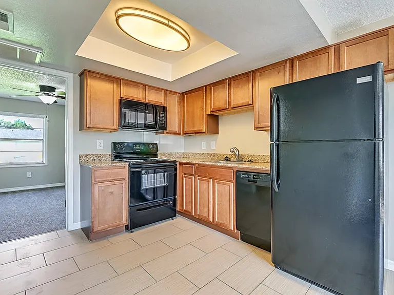 Westminster Chase Apartments — Photo 11