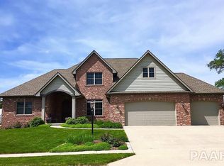 1229 Wheatfield Dr, Morton, IL