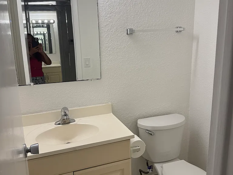 61 Bedford Ct #61 — Photo 6