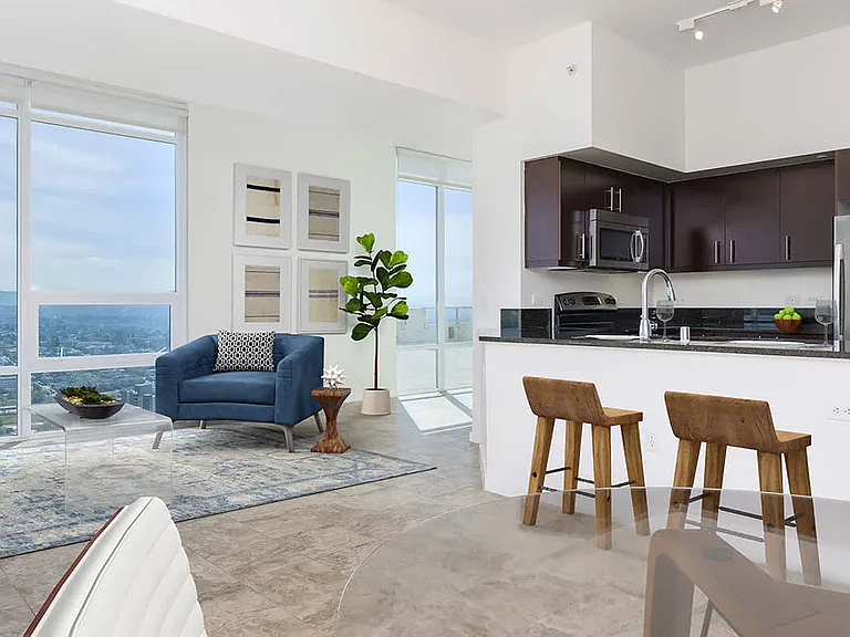Vantage Pointe — Photo 35