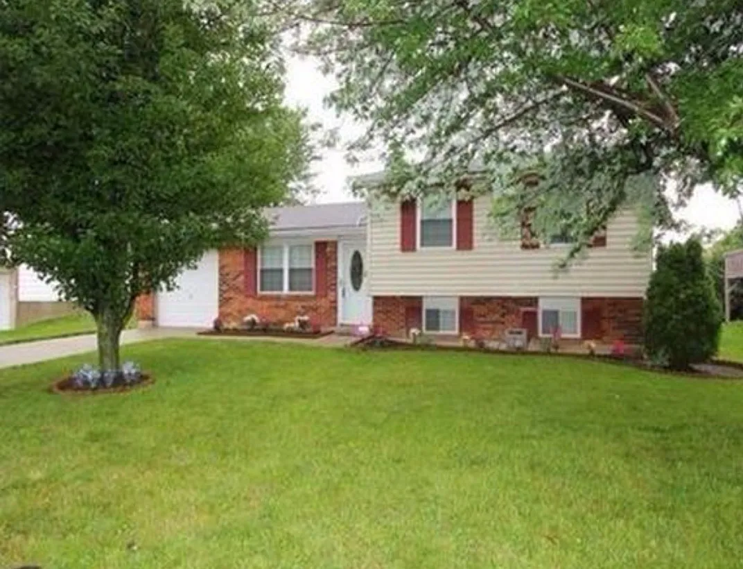 966 Harrogate Ct photo 1