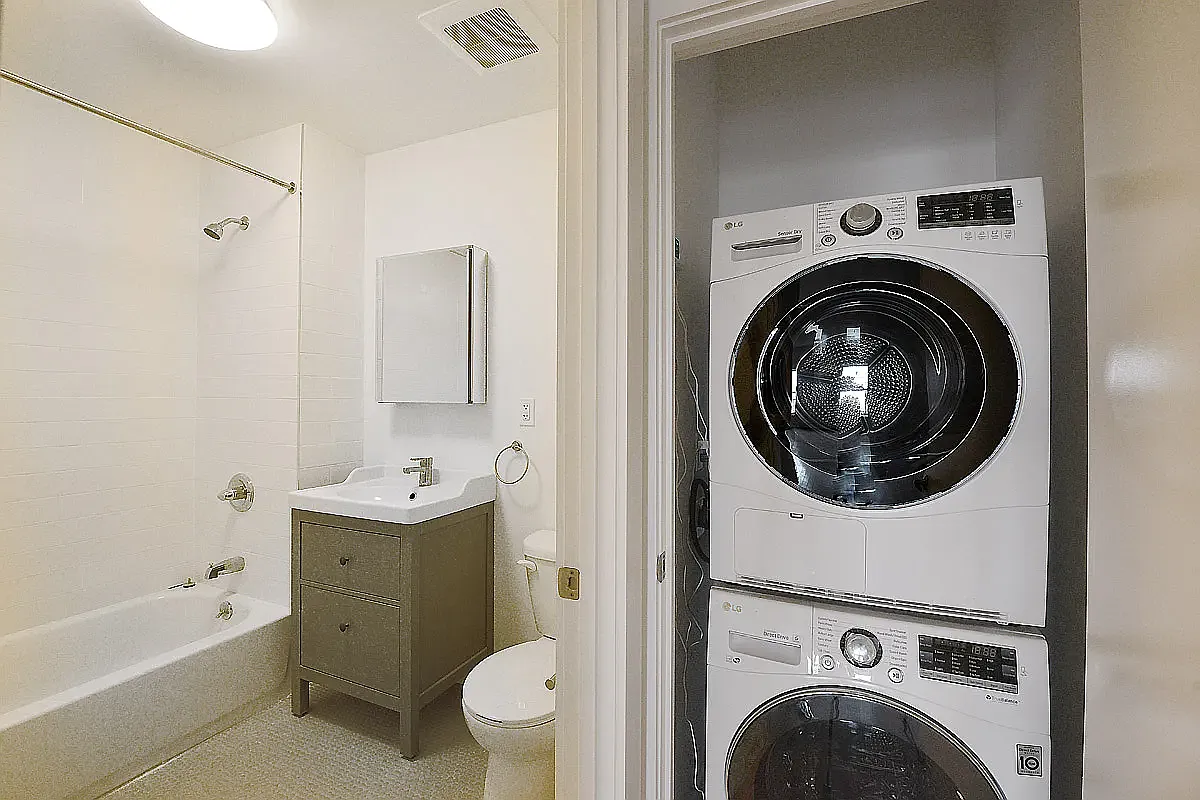 315 Van Brunt Street — Photo 4