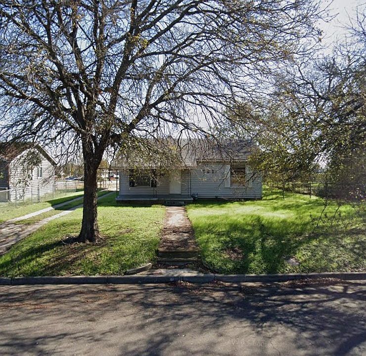 2nd image of 3816 Elliott Dr