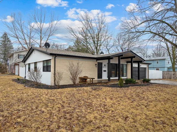 720 Russell Rd, Dekalb, IL 60115