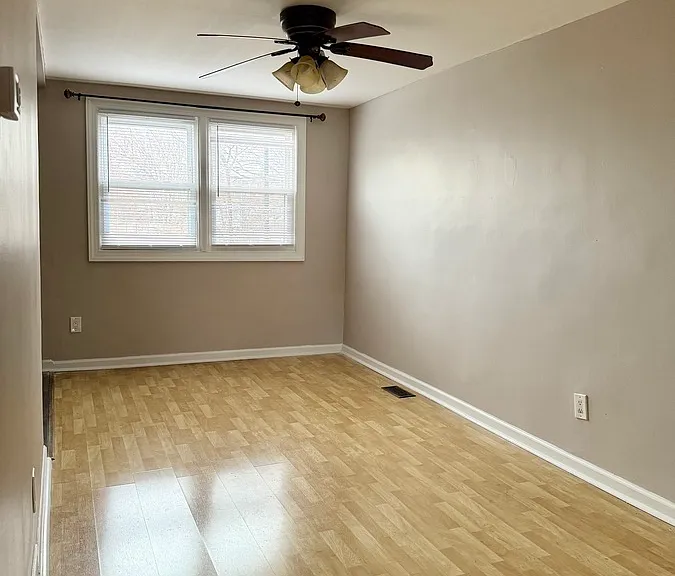 1074 N Academy Ave — Photo 26