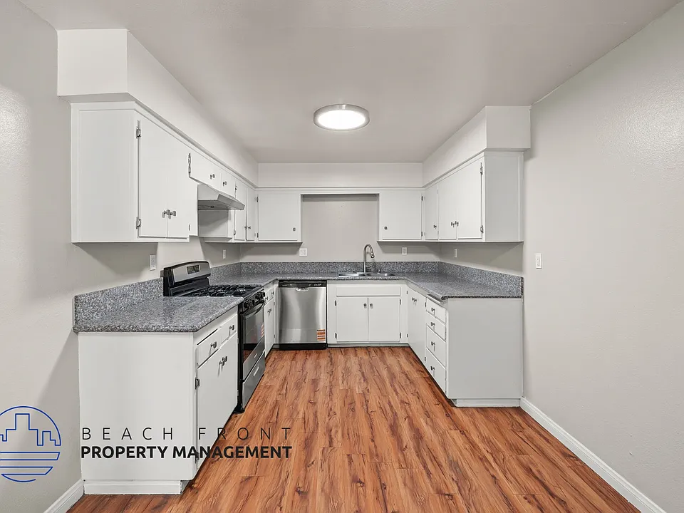 10680-10694 Knott Ave.