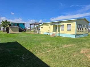 303 Oyster St, Surfside Beach, TX 77541
