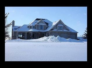 8080 Apple Creek Ct, Whitmore Lake, MI 48189