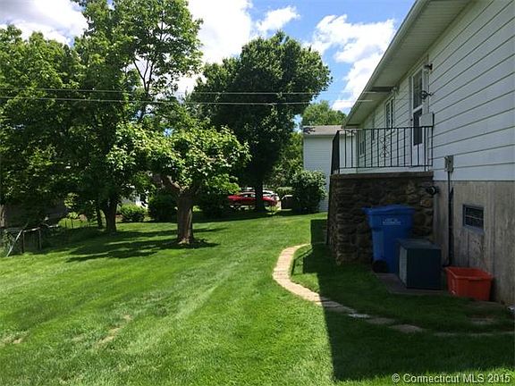 3rd image of 52 Wedgewood Dr