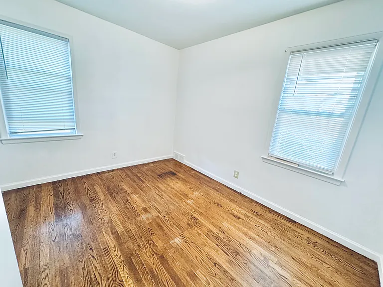 370 Bird Ave — Photo 6