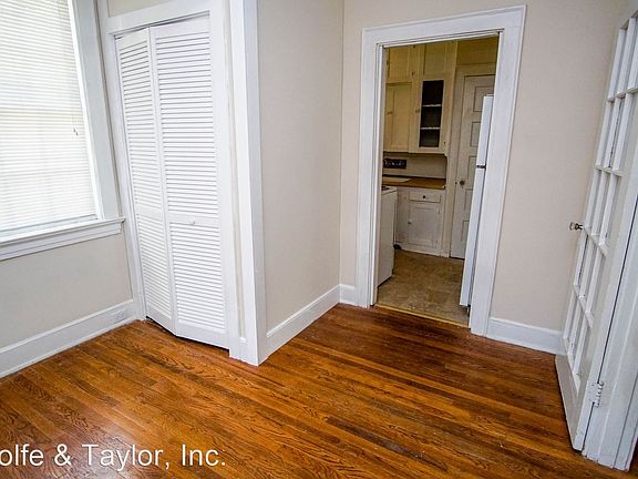 3rd image of 530 Santee Ave