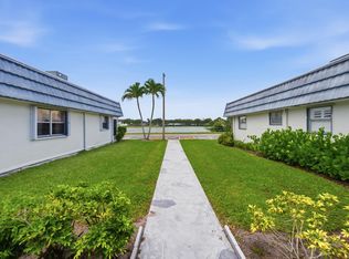 30 Waterford Cir #B, Delray Beach, FL 33446