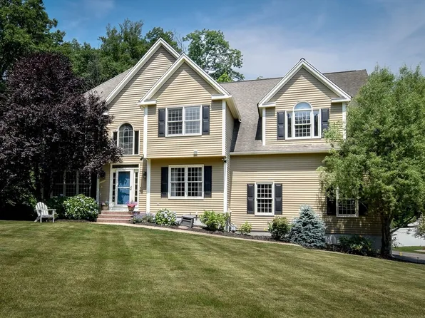 2 Cassandra Ln, Holliston, MA 01746