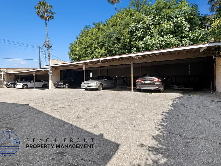 745-747 Venice Way — Photo 13