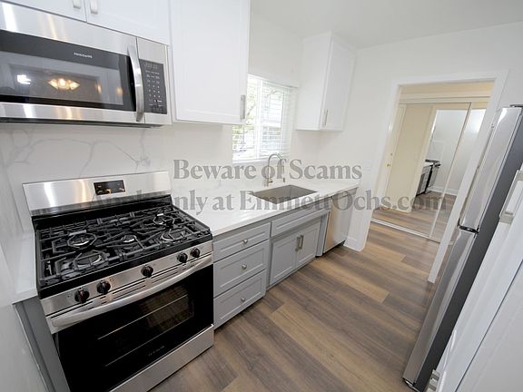 4th image of 3252 Overland Ave #14