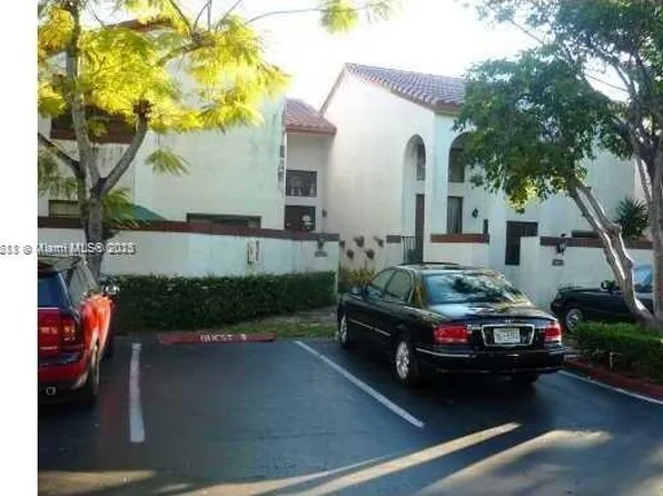 325 Ives Dairy Rd APT 4, Miami, FL 33179