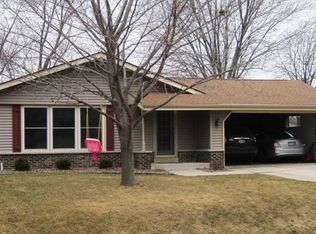 W136S6919 Hale Park Dr, Muskego, WI 53150