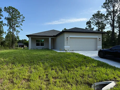 1021 Alcalde St E Photo 1