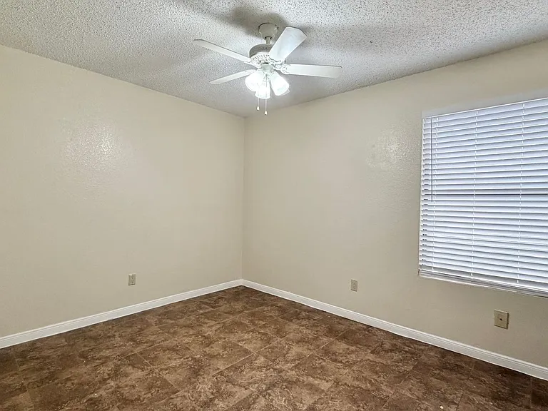 1703 Horseshoe Cir — Photo 5