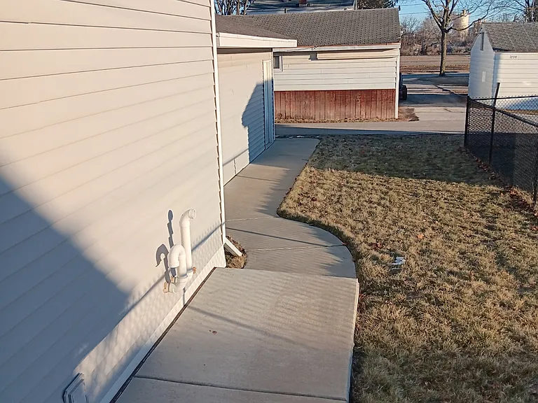 1227 S Greenwood Ave — Photo 14