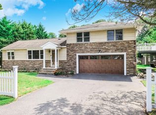 7 Bay Ln, Brookhaven, NY 11719